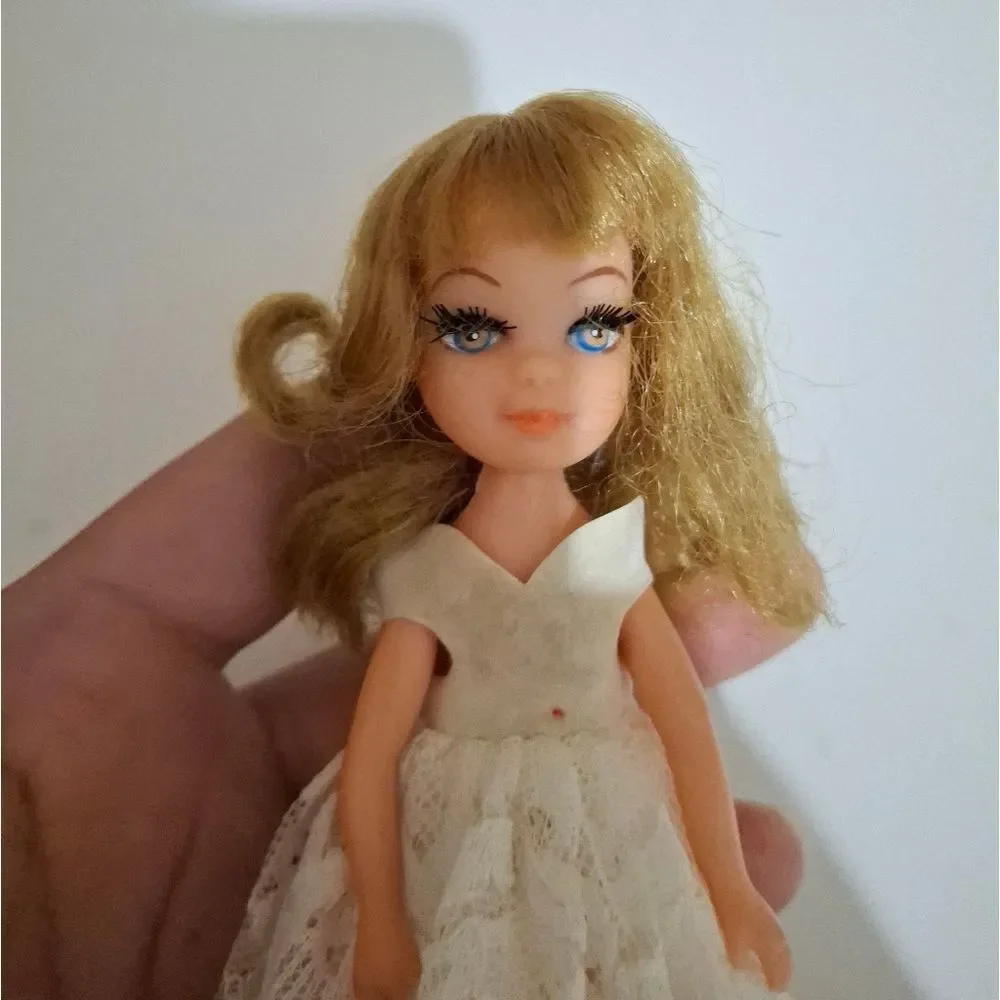 Vintage 1967 Uneeda Tiny Teens Bride  5